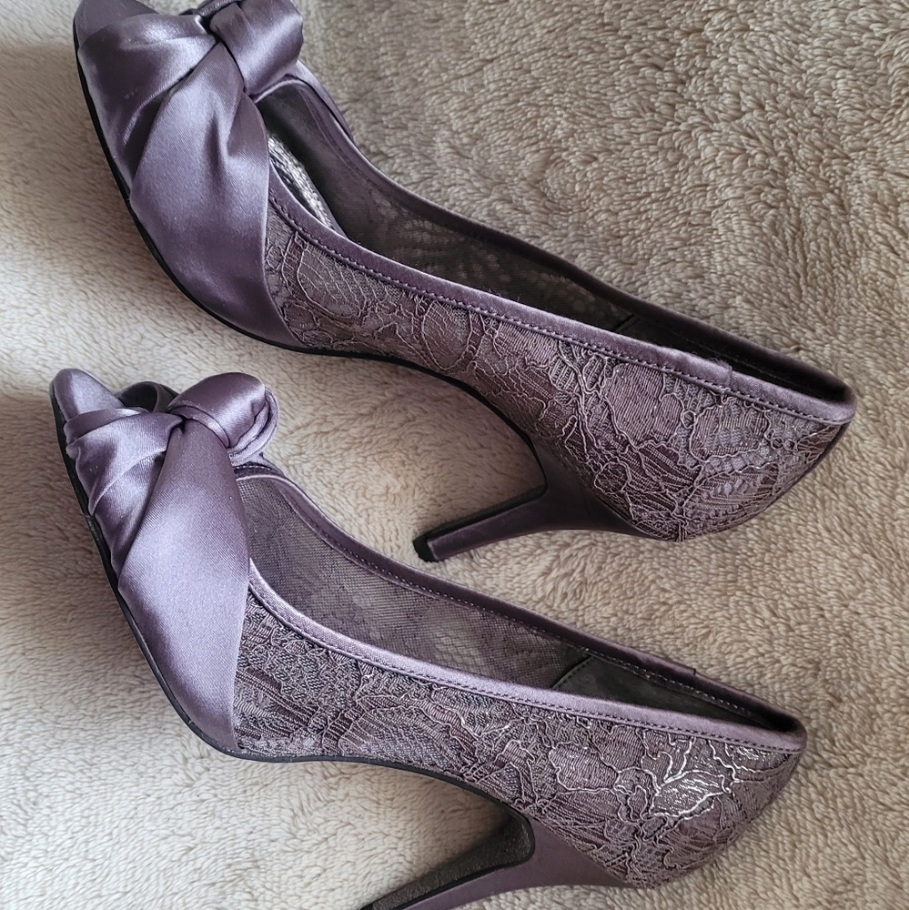 Heels - Picture 3 of 7